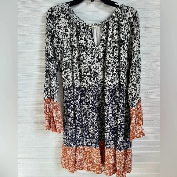 143 Story by Line Up Tiered Flowy Dress Long Bell Sleeve Floral Print  M - Picture 12 of 14